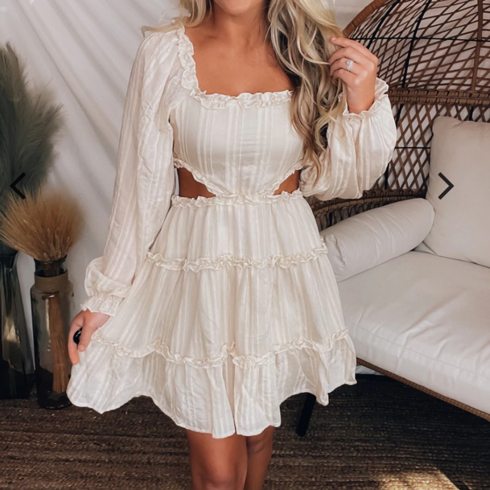 NEW Nadia Textured Ruffle Tiered side cutout dress Small